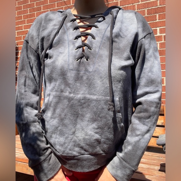 Forever21 Active Wear Sweater - Picture 1 of 3